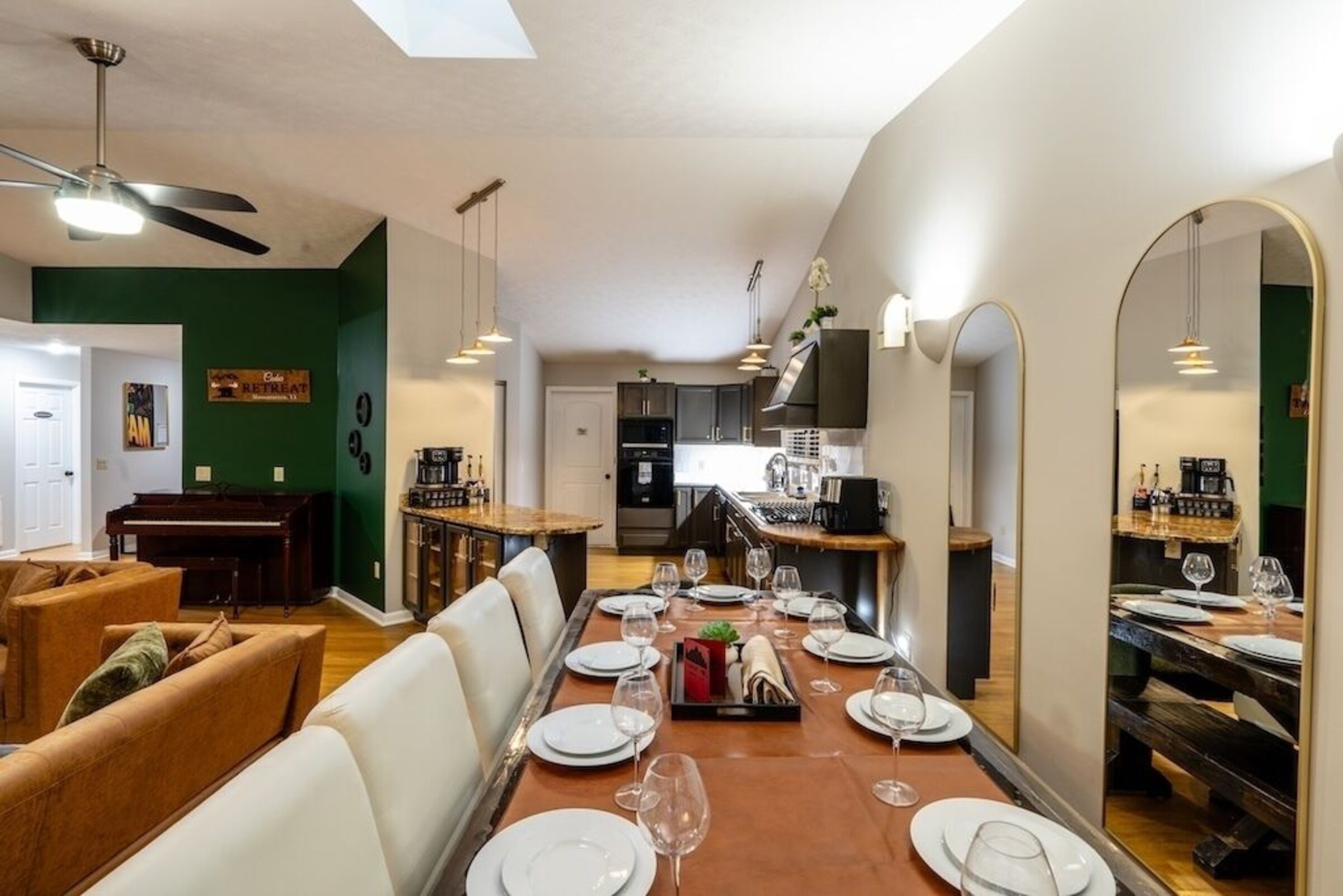 Kitchen and dining at Cedar Escape